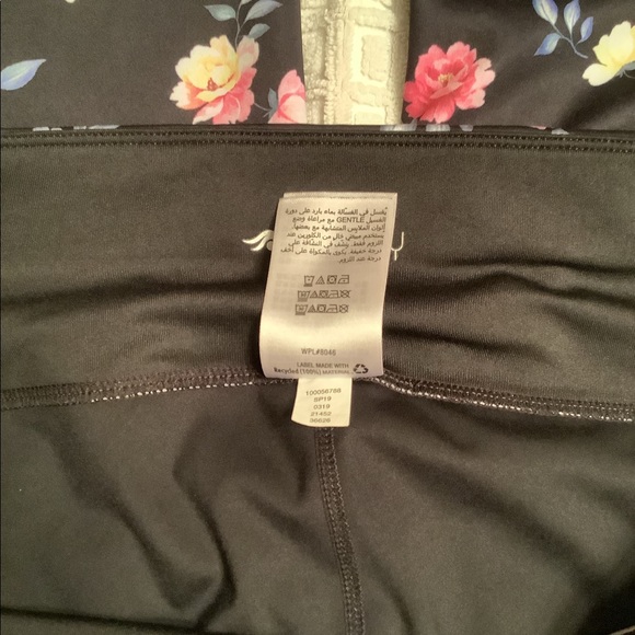 IDEOLOGY YOGA / ATHLETIC PANTS SIZE 1X BLACK WITH PINK MULITI FLORAL. - Picture 9 of 10